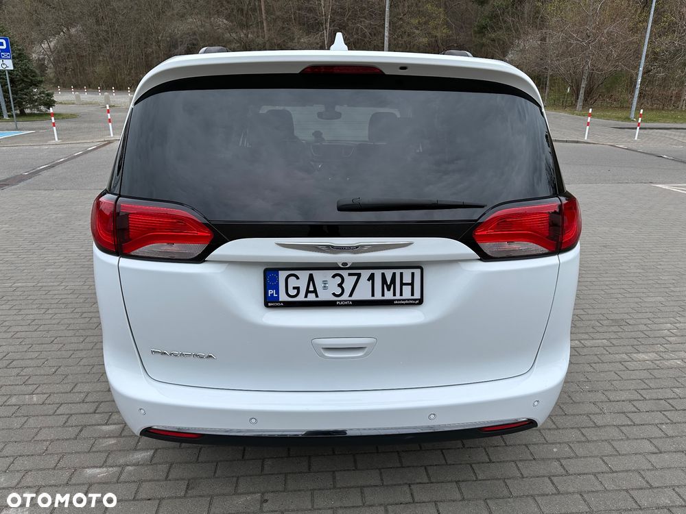 Chrysler Pacifica - 10