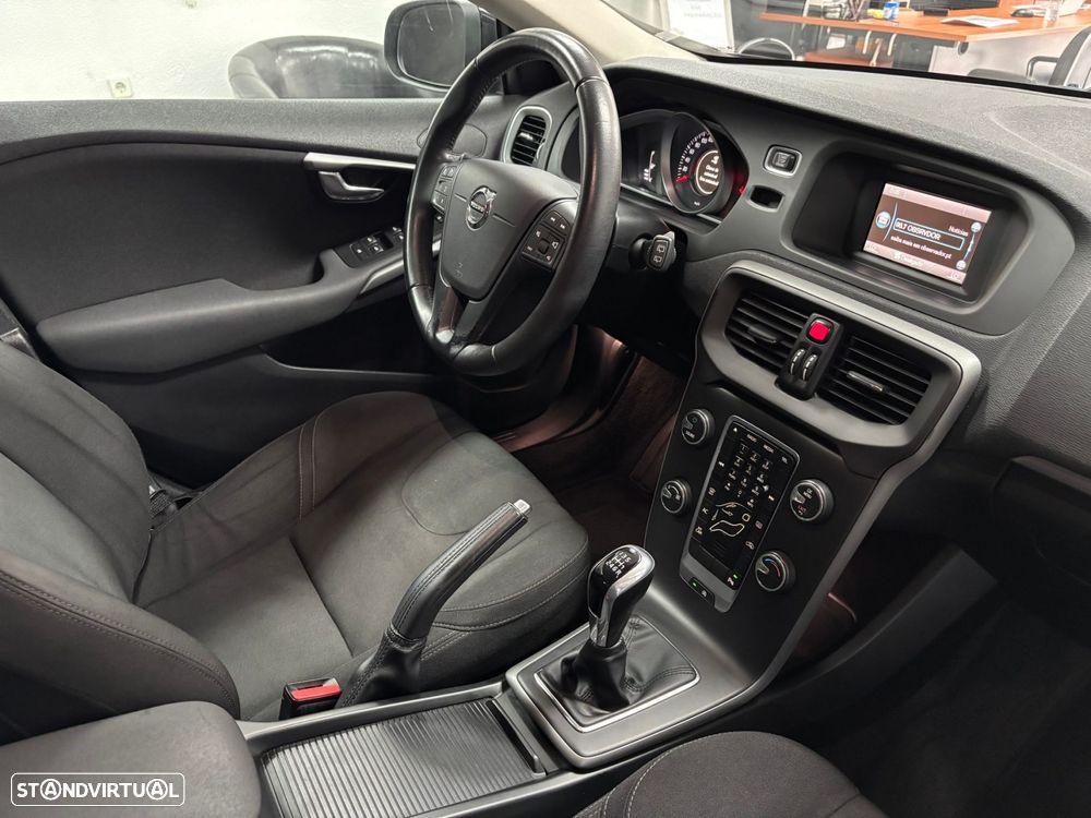 Volvo V40 2.0 D2 Momentum Eco - 20