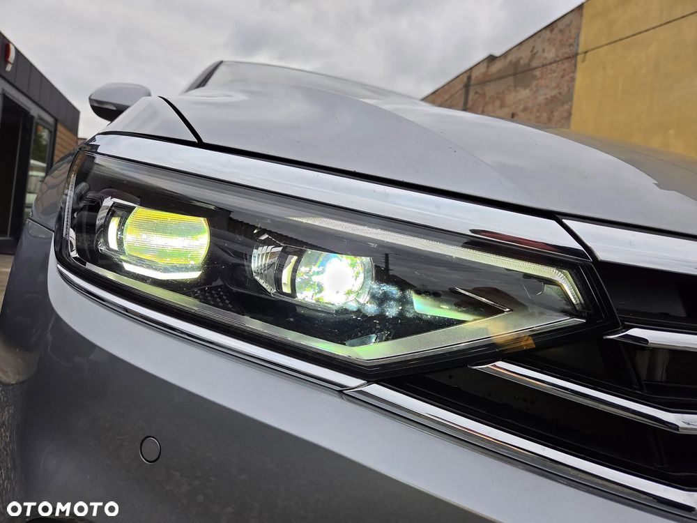 Volkswagen Passat 2.0 TDI 4Mot Elegance DSG - 38