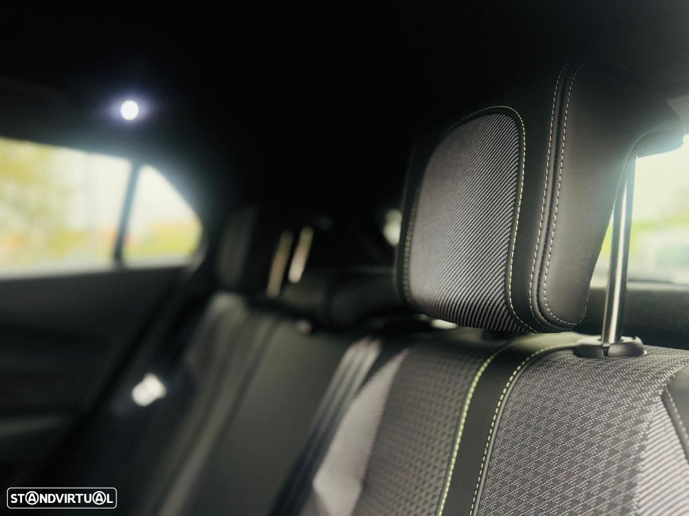 Peugeot 2008 1.2 PureTech GT EAT8 - 34