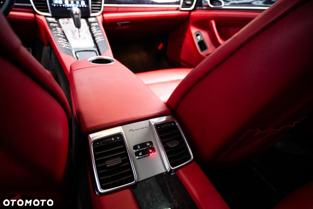 Porsche Panamera - 23
