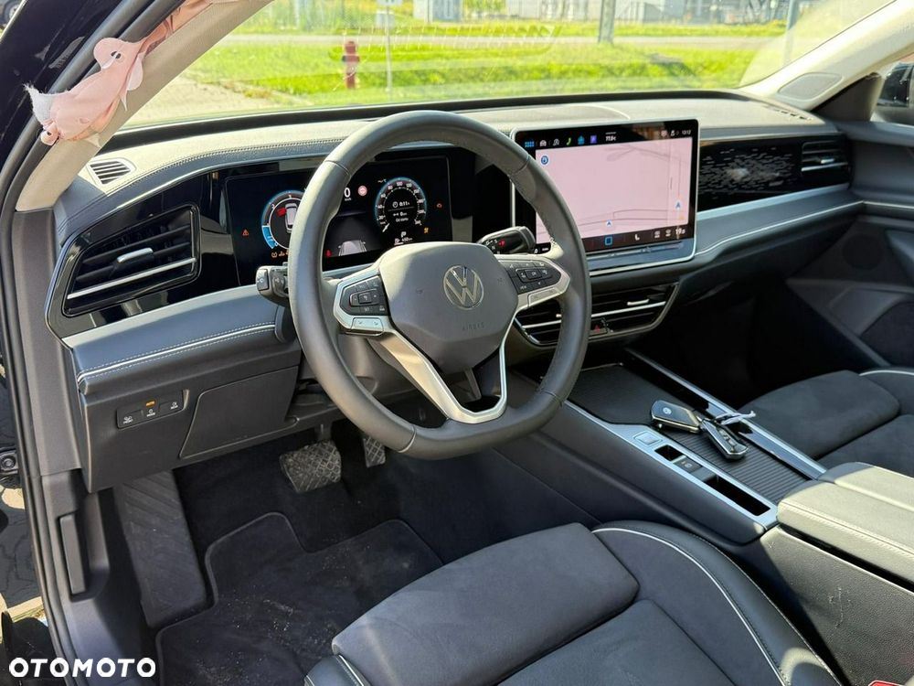 Volkswagen Passat - 13