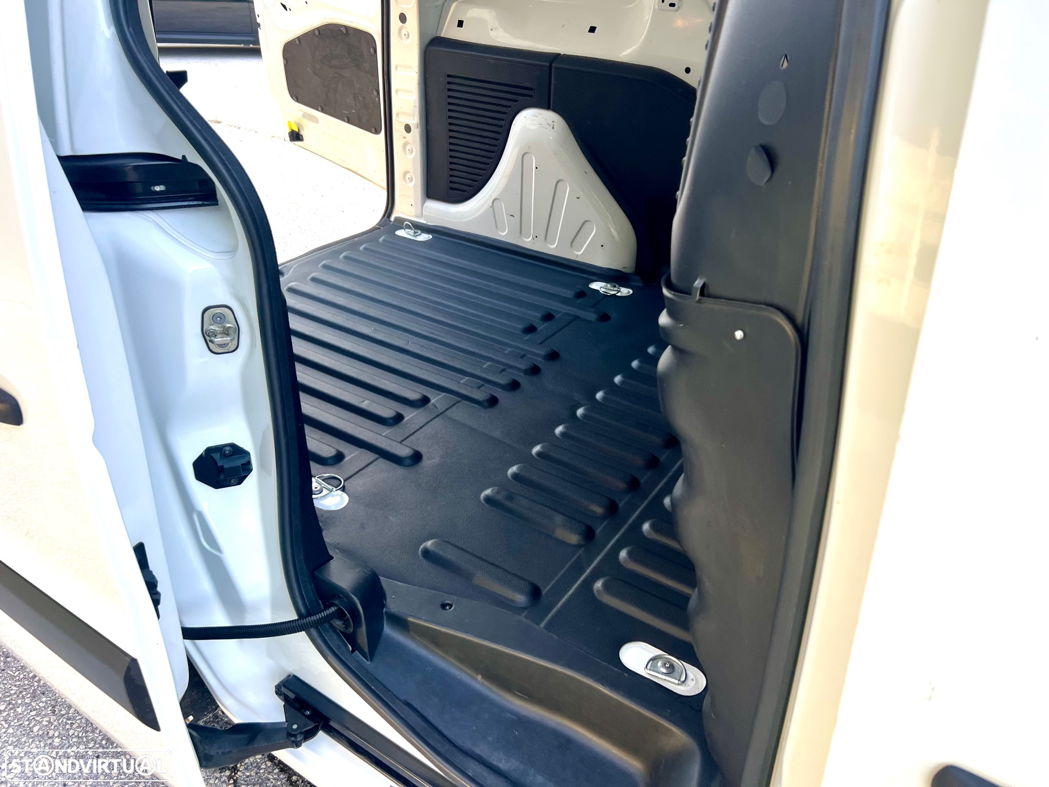 Citroën BERLINGO 1.6 BLUEHDI - 8