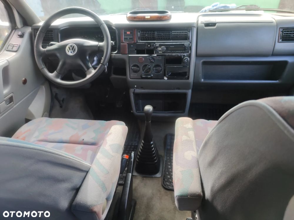 Volkswagen Multivan - 11