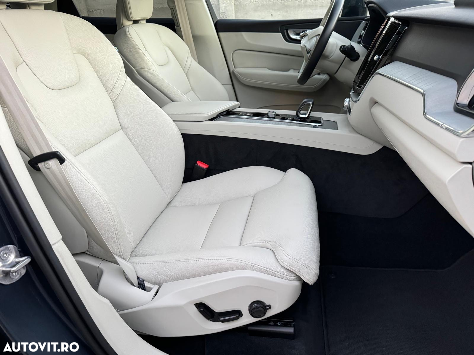 Volvo XC 60 Recharge T6 Twin Engine eAWD Inscription Expression - 11
