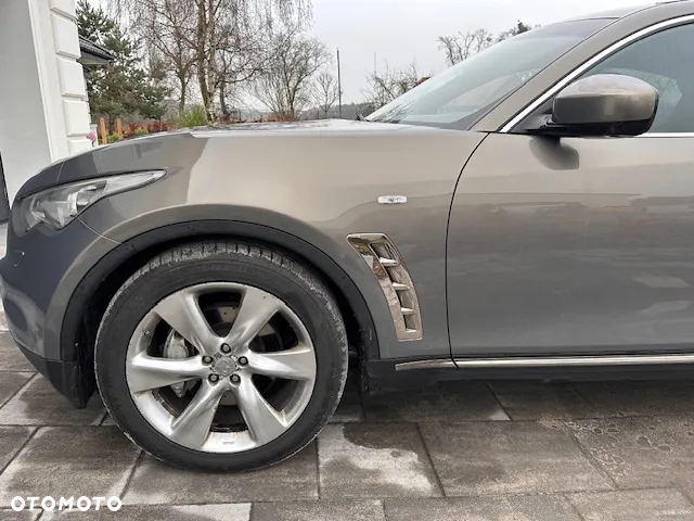 Infiniti FX - 4