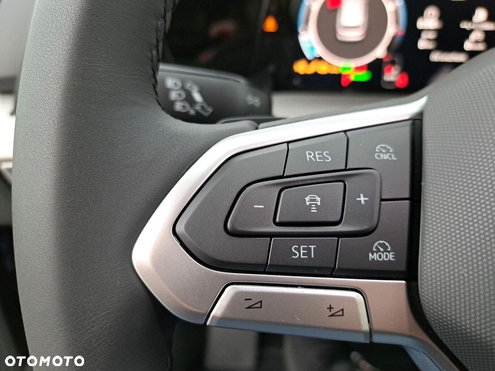 Volkswagen Golf - 28