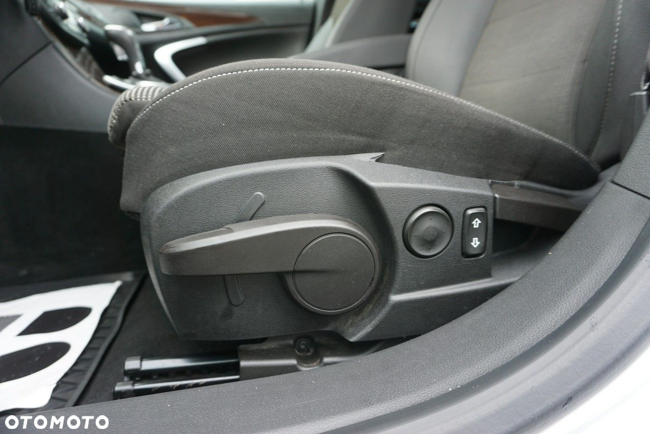Opel Insignia - 13