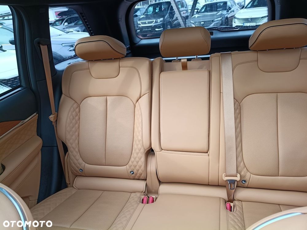 Jeep Grand Cherokee - 26