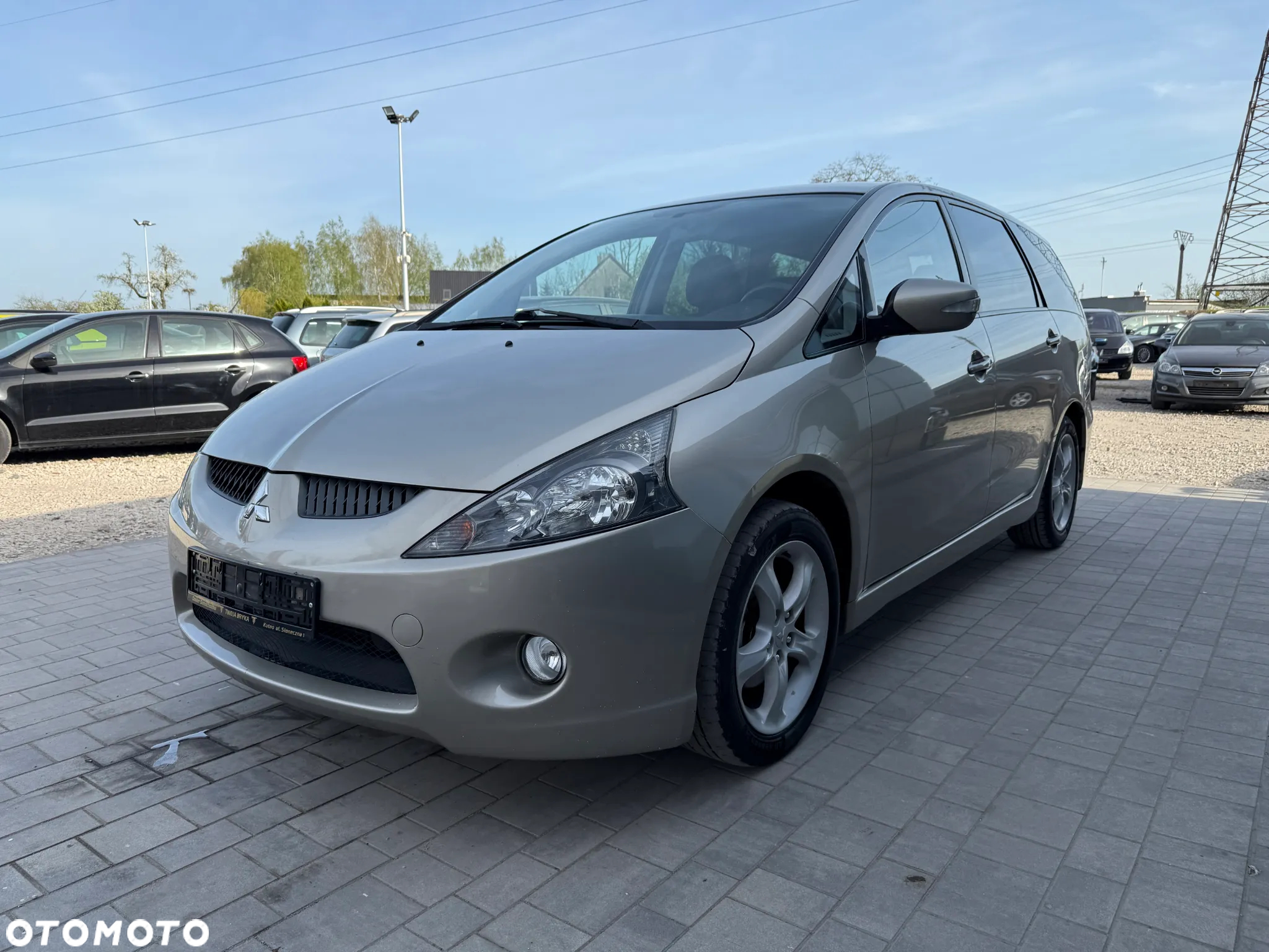Mitsubishi Grandis 2.4 Intense - 16