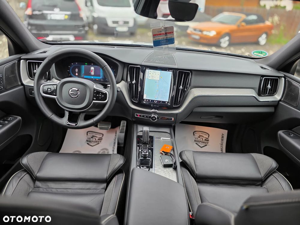 Volvo XC 60 B4 D AWD Plus Dark - 9