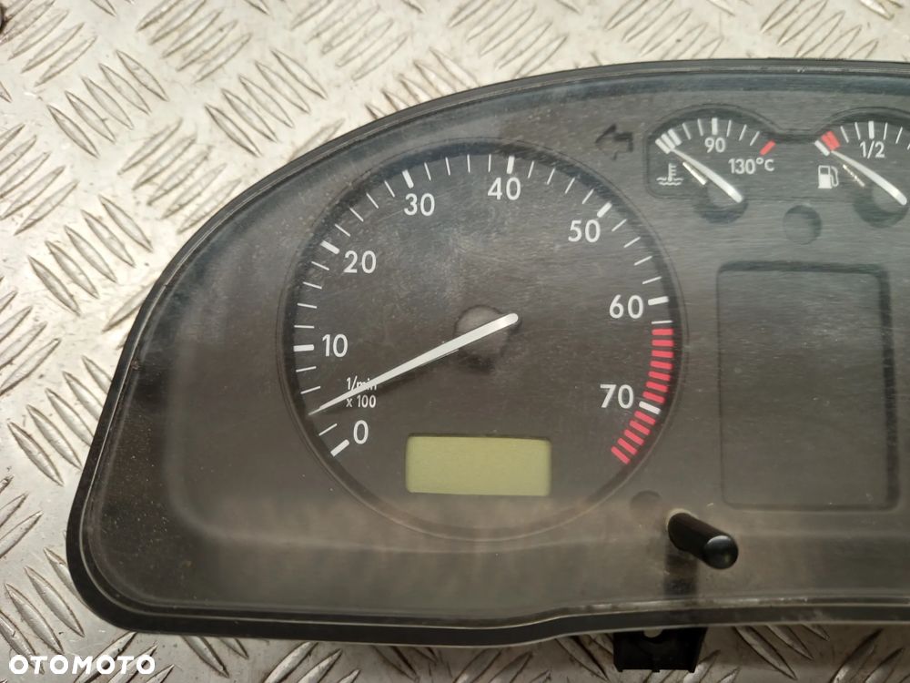 VW PASSAT B5 SEDAN 1.6 B LICZNIK ZEGARY 09051940090 - 2