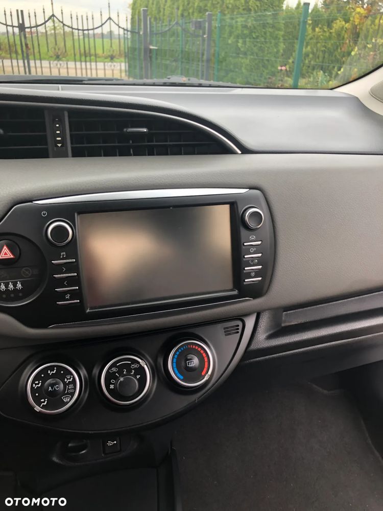 Toyota Yaris - 24