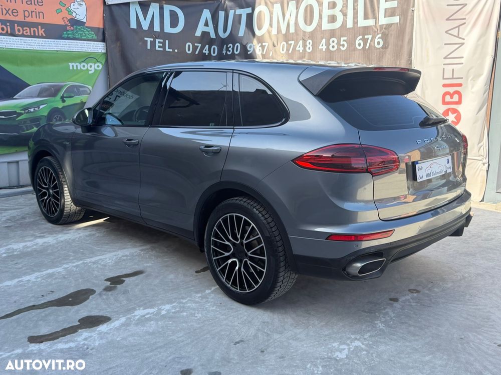 Porsche Cayenne 3.0 L - 5