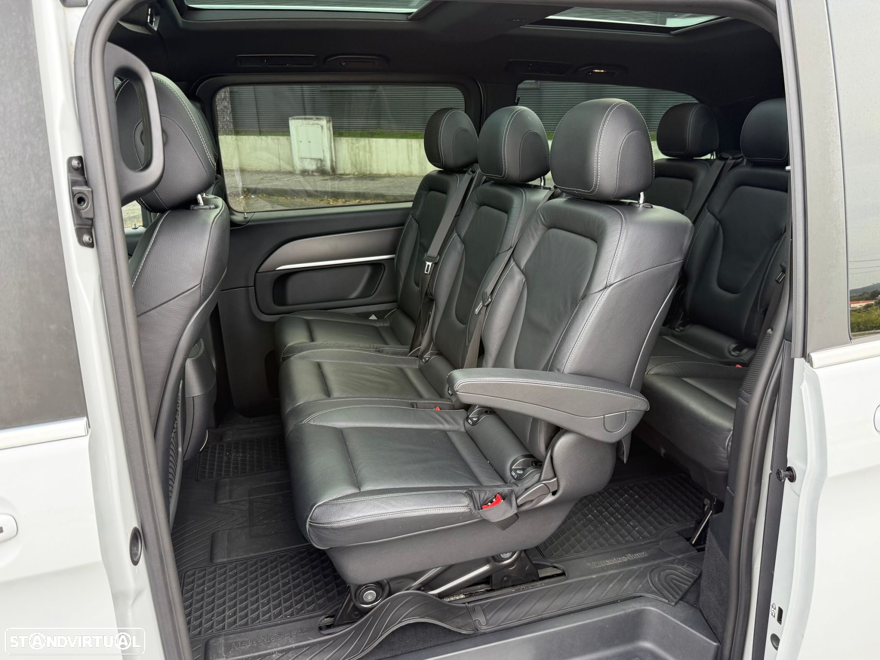 Mercedes-Benz V 220 d Longo Avantgarde - 21