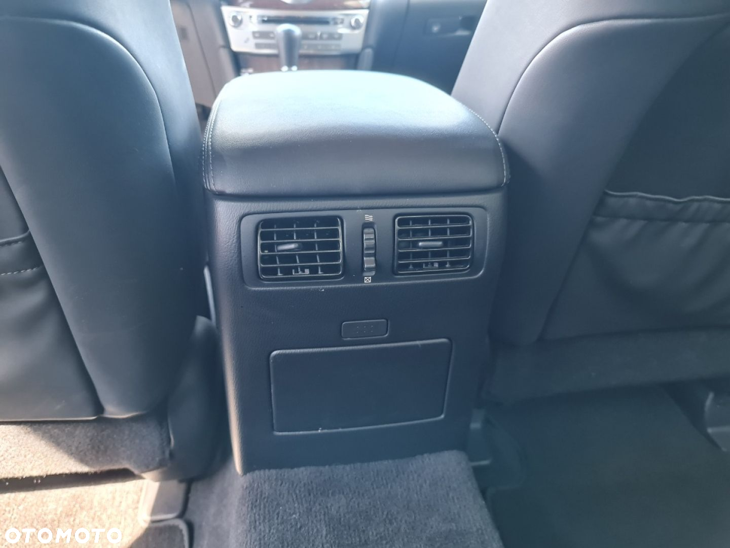Infiniti Q70 - 35
