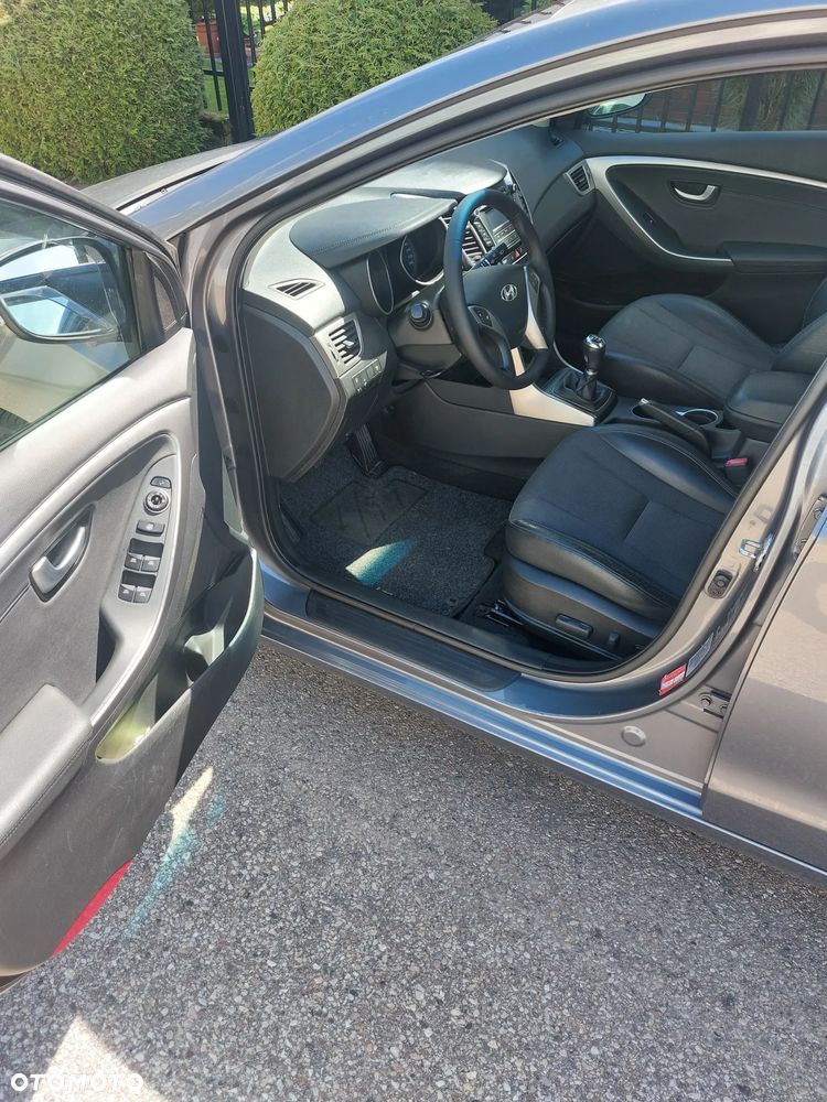 Hyundai i30 1.4 Trend - 12