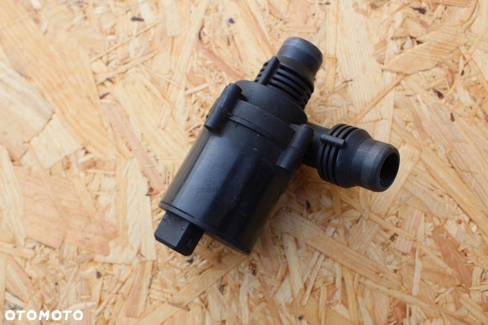 Dodatkowa pompa wody BMW e39 e38 e60 e61 8381989 - 1