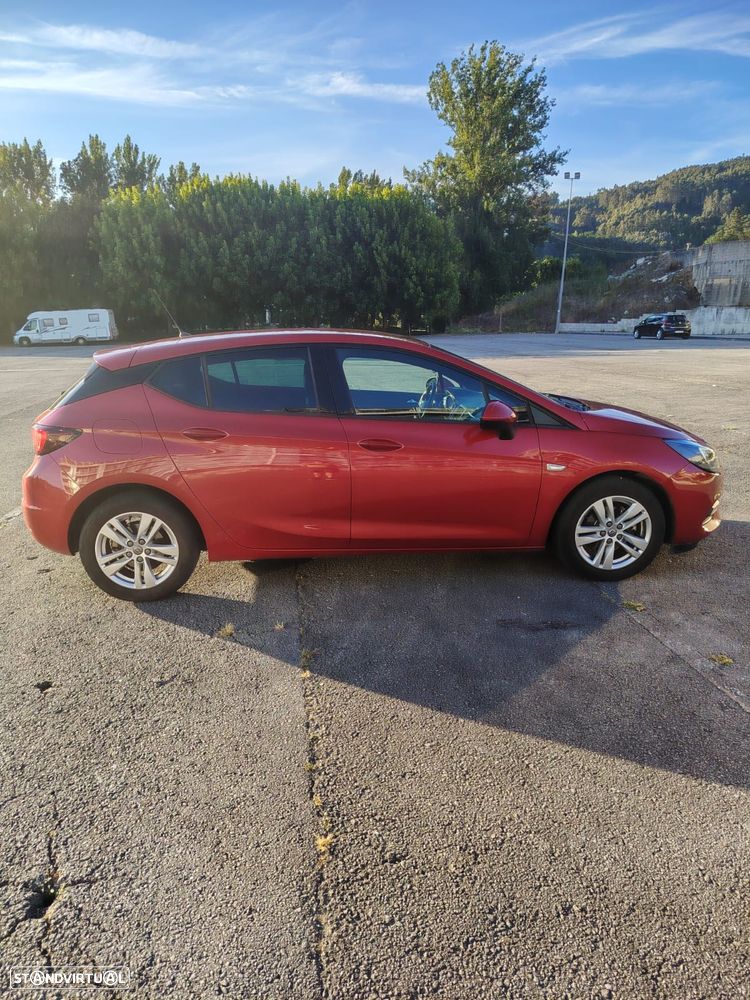 Opel Astra 1.2 T GS Line - 4