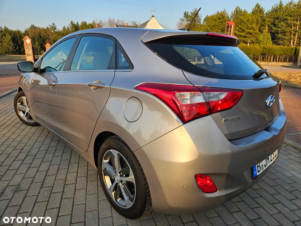 Hyundai i30 blue 1.6 GDI Trend - 6
