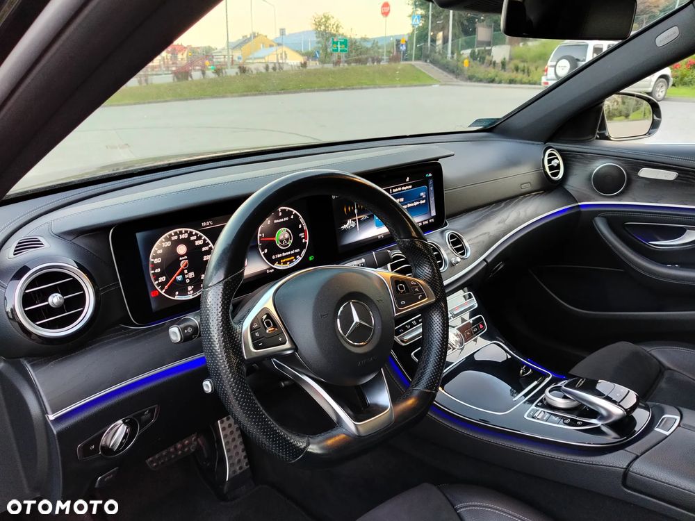 Mercedes-Benz Klasa E 220 d 4-Matic Business Edition 9G-TRONIC - 29