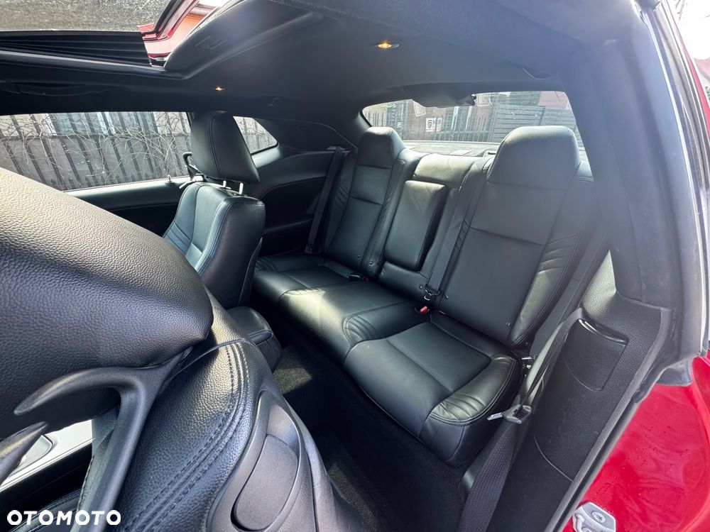 Dodge Challenger - 16