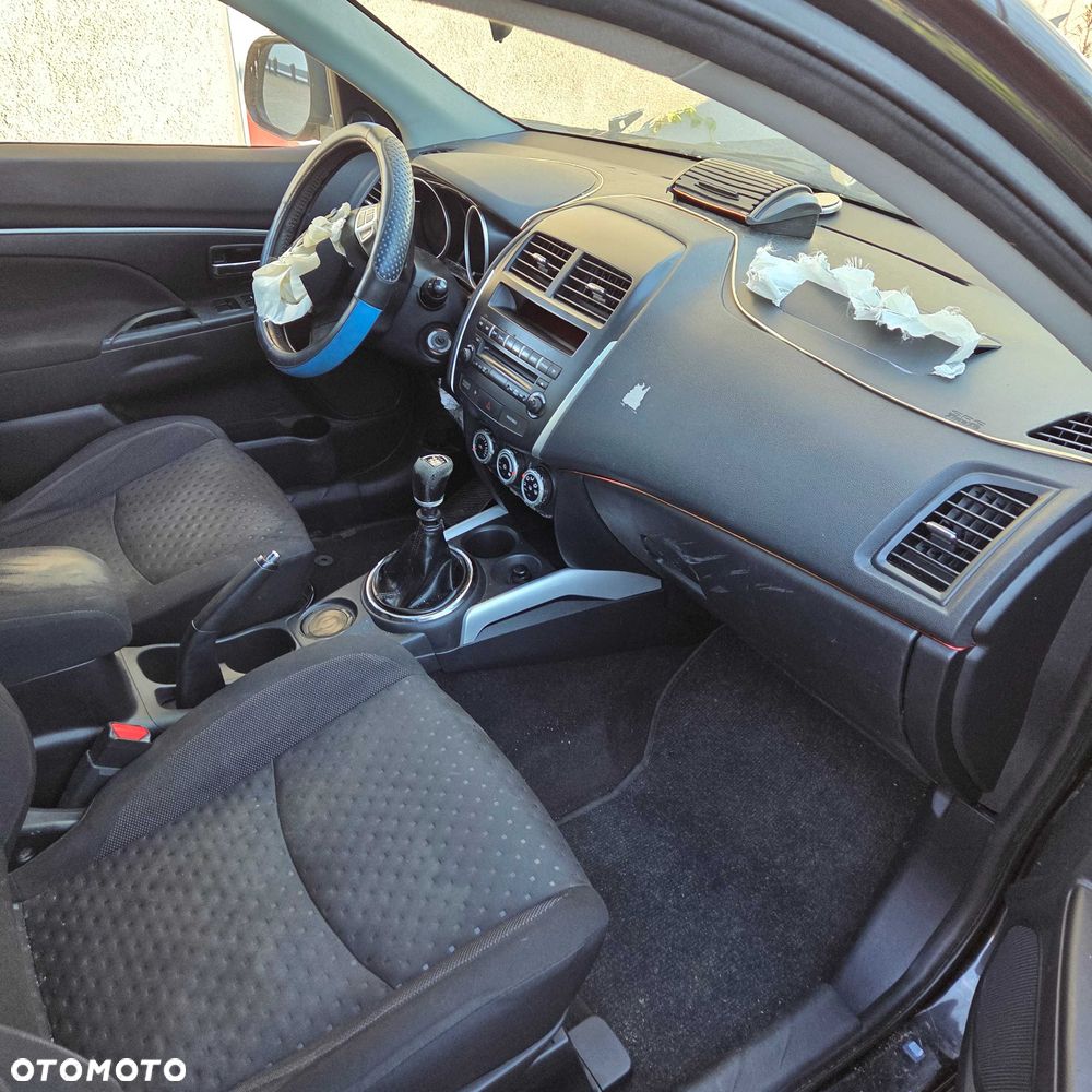 Mitsubishi ASX - 5
