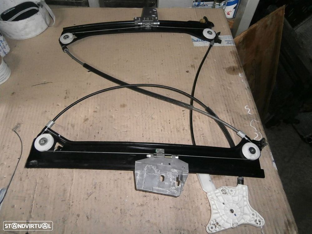 Elevador Sem Motor S/REF0252 MERCEDES CLK W209 2005 3P FD - 2