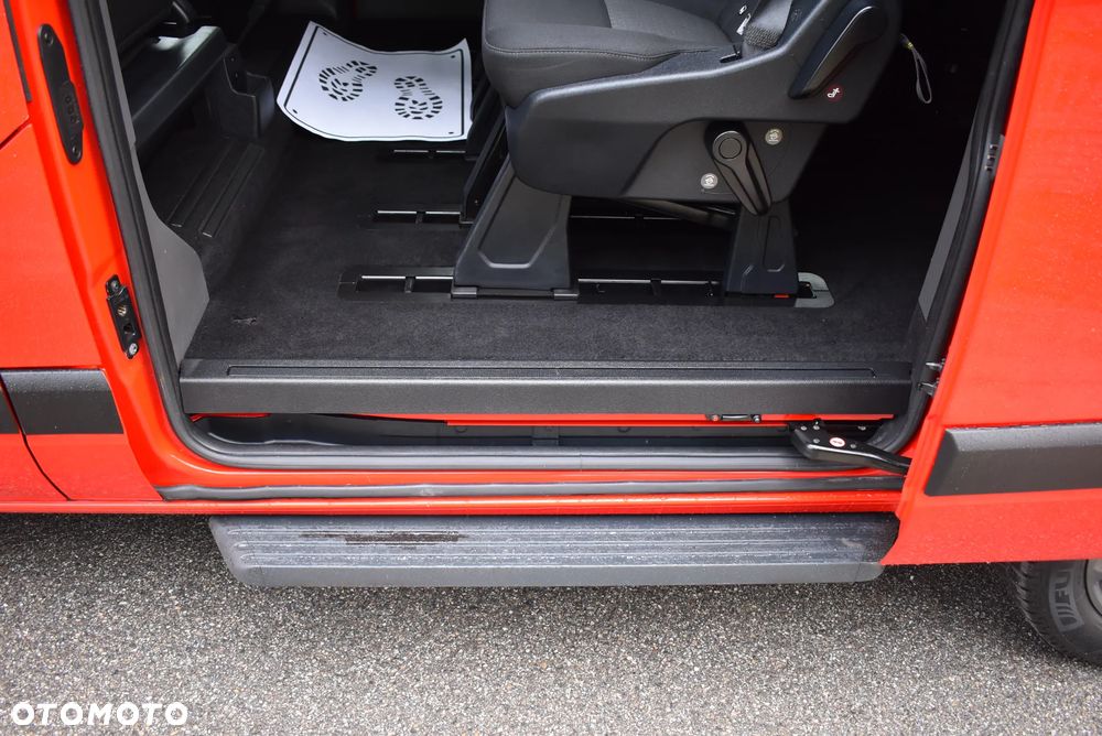 Ford Tourneo Custom - 22