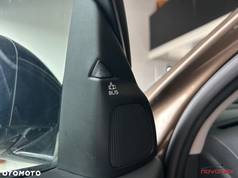 Volvo V60 Cross Country - 14