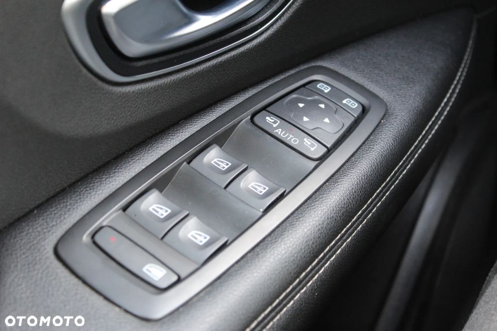 Renault Scenic BLUE dCi 120 LIMITED - 19