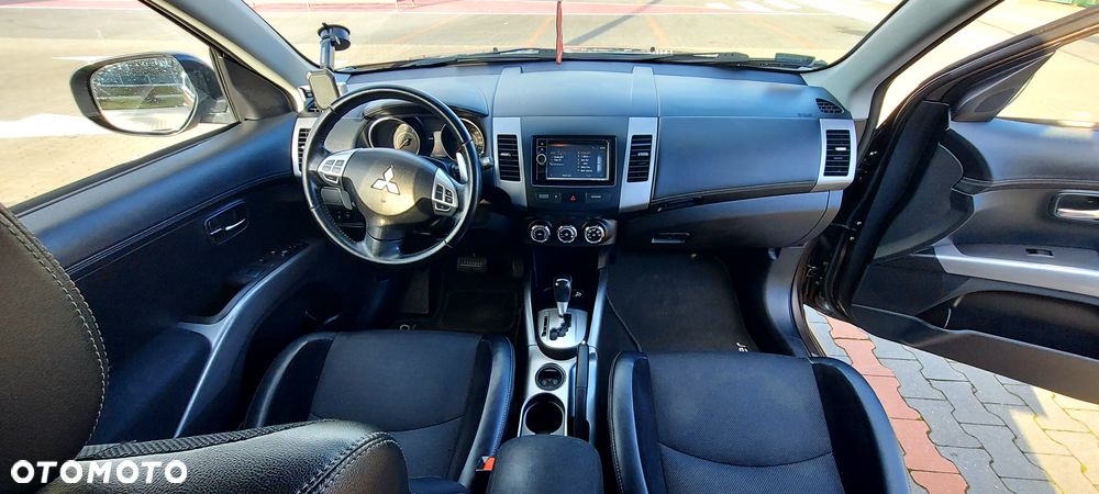 Mitsubishi Outlander 2.0 Intense + 2WD EU5 CVT - 11