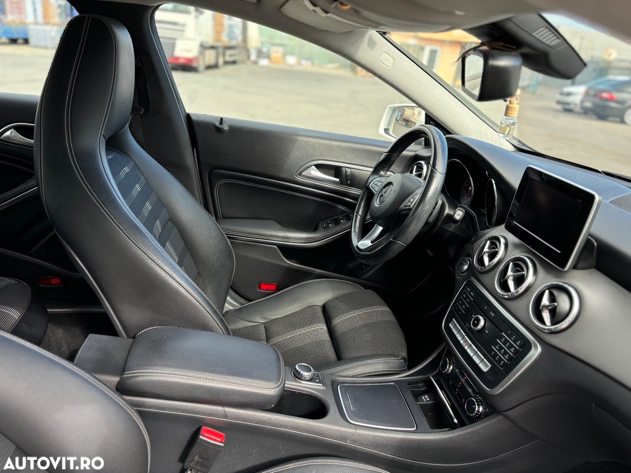 Mercedes-Benz CLA 200 d 4MATIC Aut. - 11