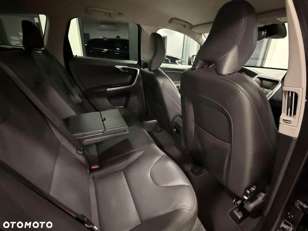 Volvo XC 60 D3 Drive-E Momentum - 22