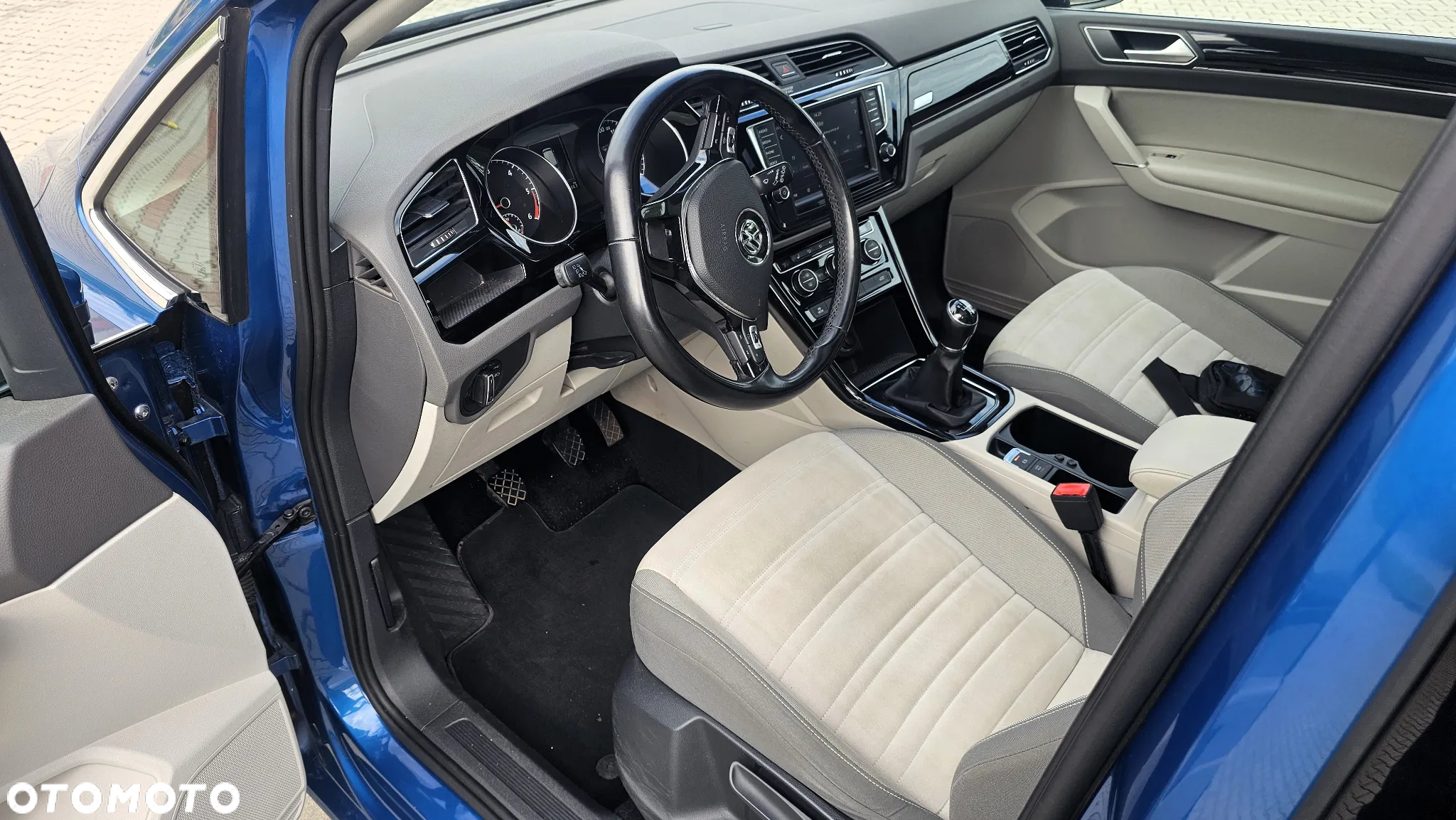 Volkswagen Touran 2.0 TDI BMT Highline - 13