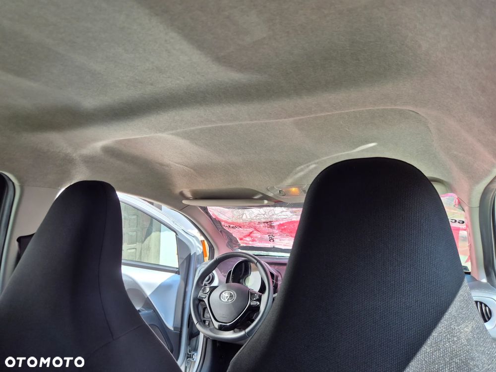Toyota Aygo x-play - 32