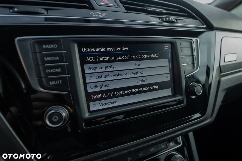 Volkswagen Touran 1.6 TDI SCR (BlueMotion Technology) Comfortline - 23