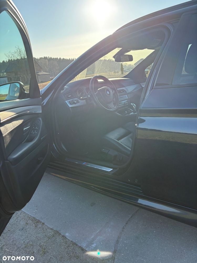 BMW Seria 5 530d xDrive - 13