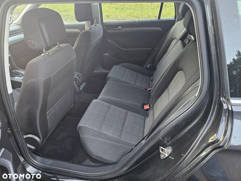 Volkswagen Passat Variant - 32