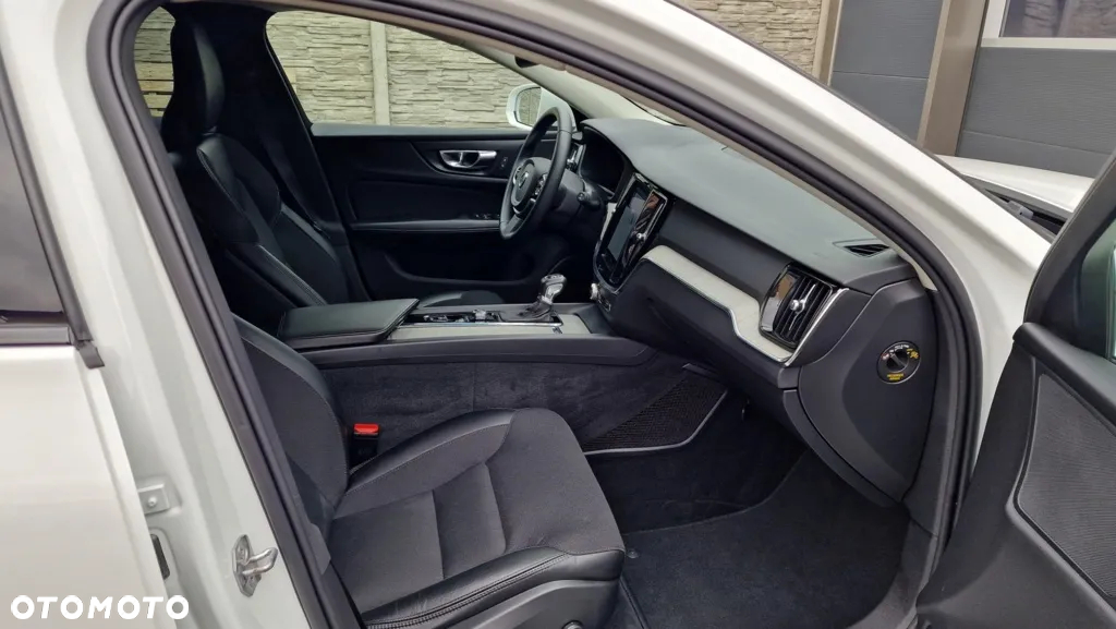 Volvo V60 Cross Country D4 AWD Geartronic - 28