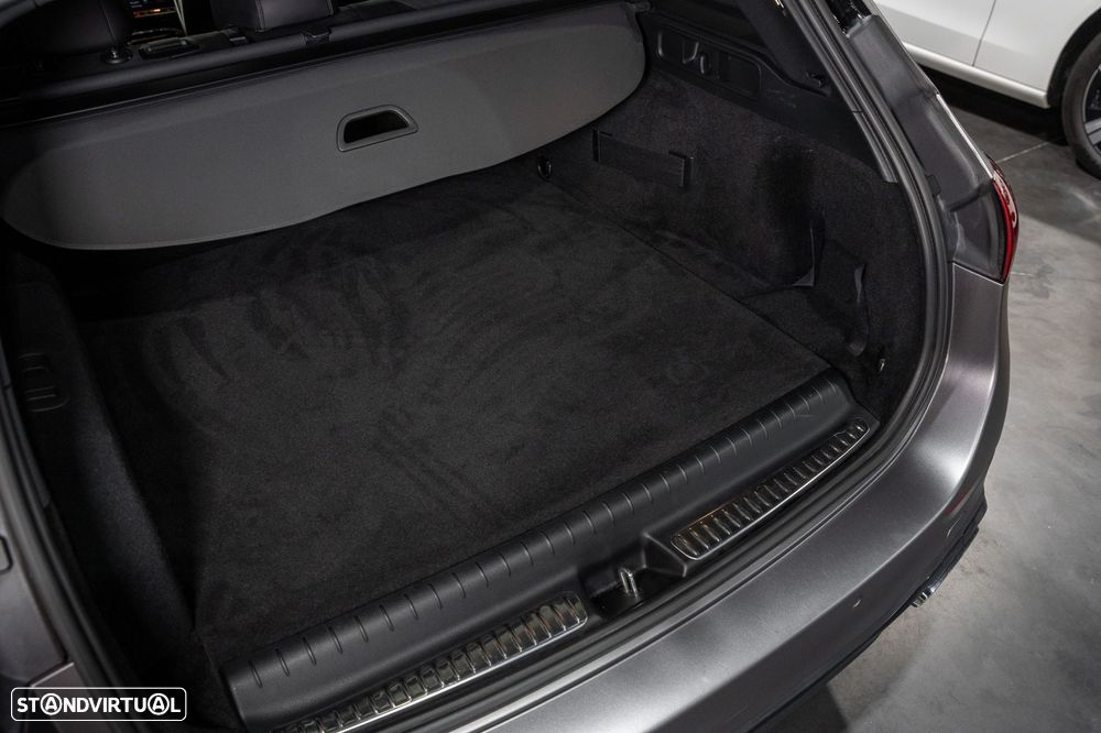 Mercedes-Benz C 300 e AMG Line - 48