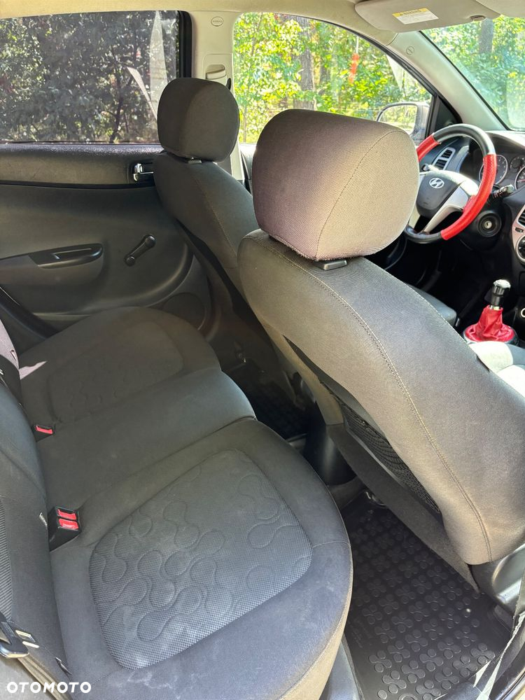 Hyundai i20 - 20
