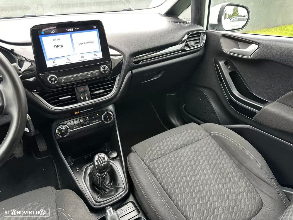 Ford Fiesta 1.0 EcoBoost Hybrid S&S TITANIUM - 29