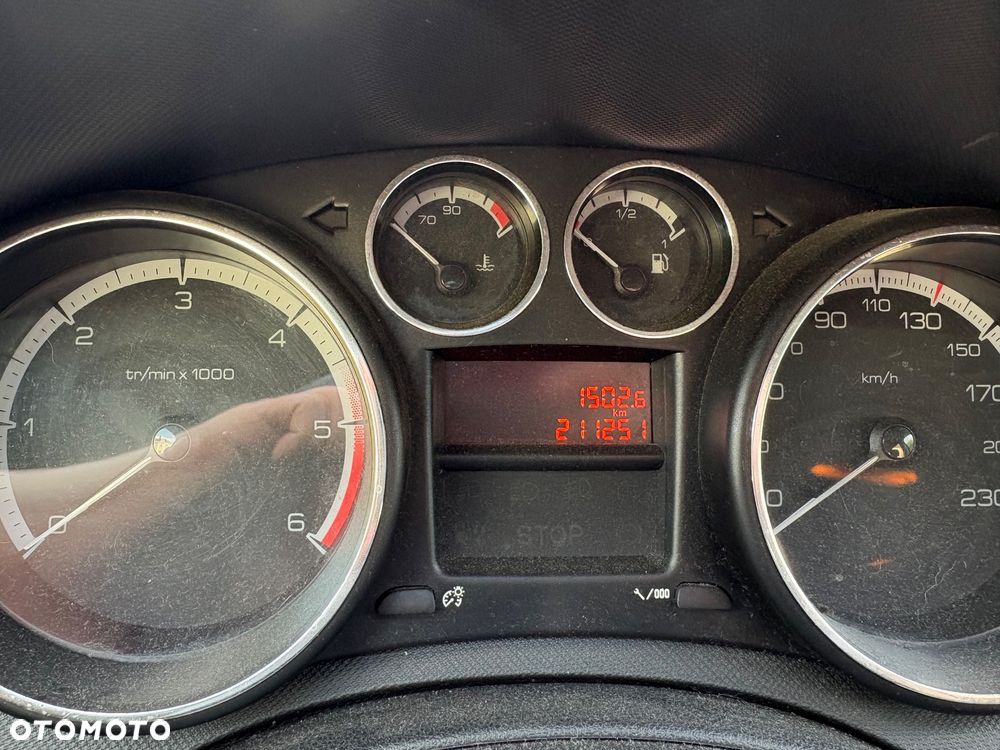 Peugeot 308 HDi FAP 110 Platinum - 23