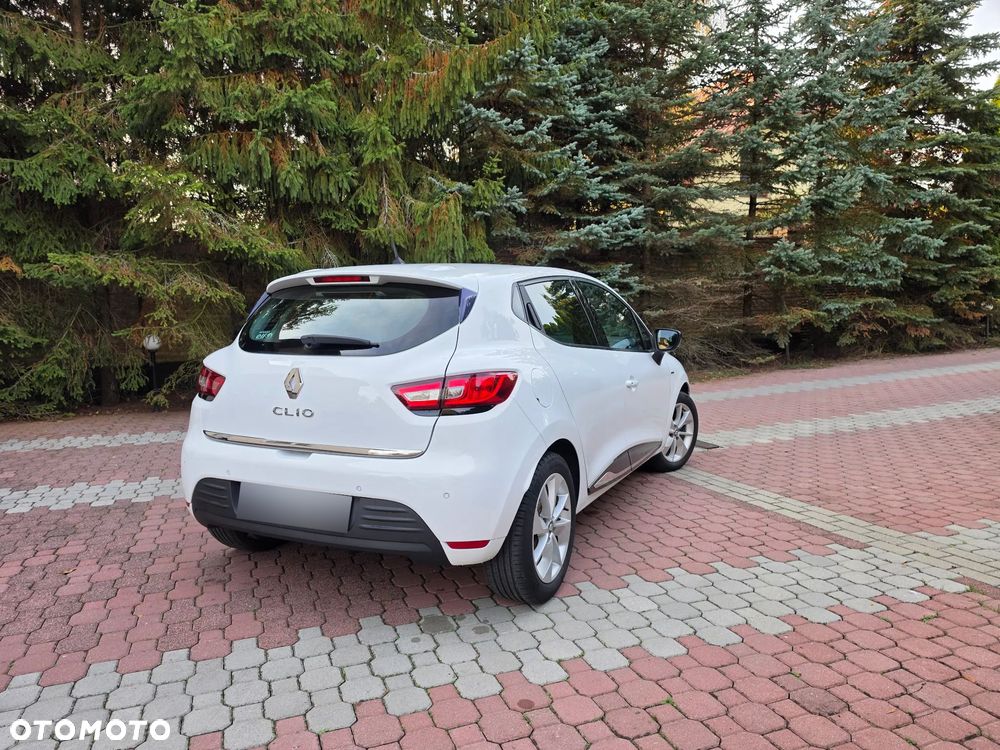 Renault Clio - 9