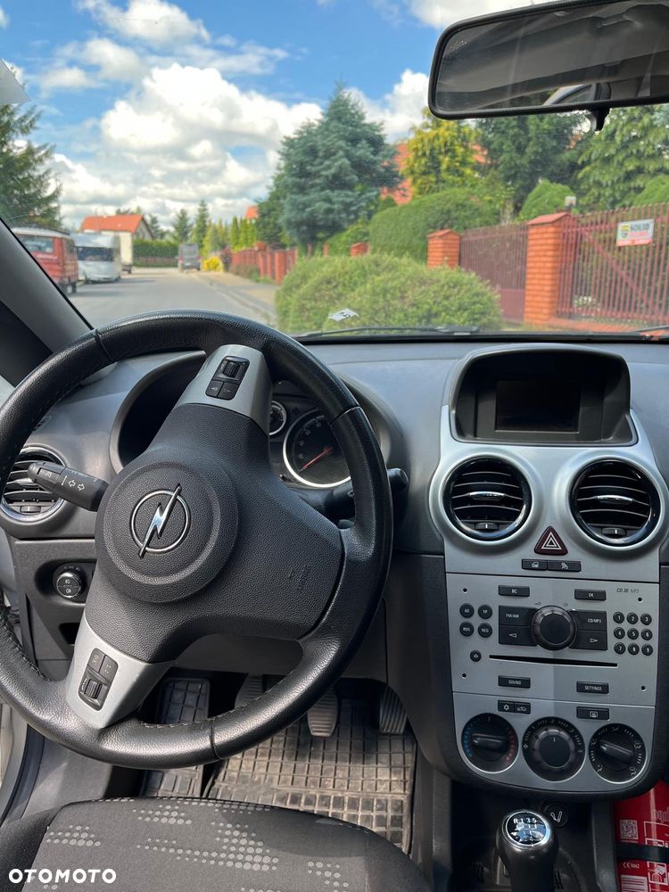 Opel Corsa 1.2 16V Cosmo - 6