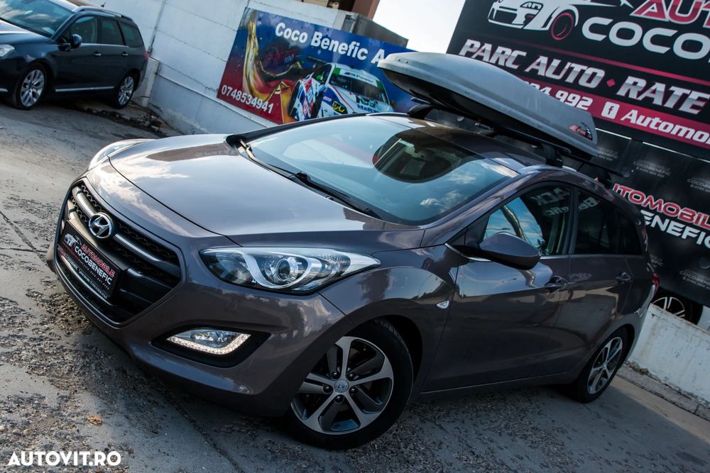 Hyundai i30 blue Kombi 1.6 CRDi YES! Gold - 3
