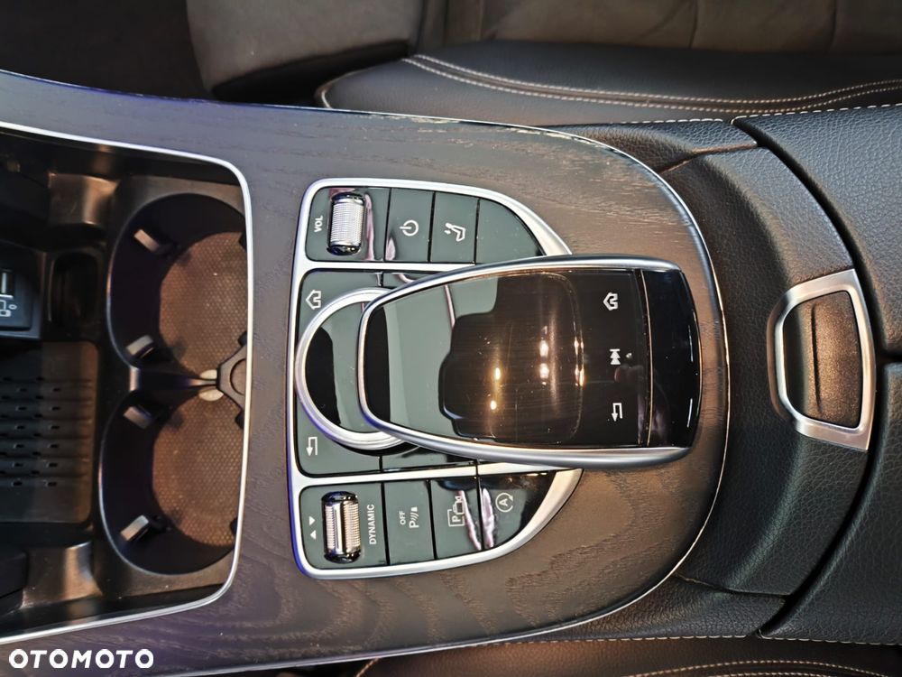 Mercedes-Benz Klasa E 400 d 4-Matic 9G-TRONIC - 16