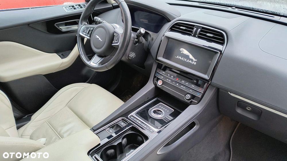 Jaguar F-Pace 2.0 i4D AWD Chequered Flag - 18