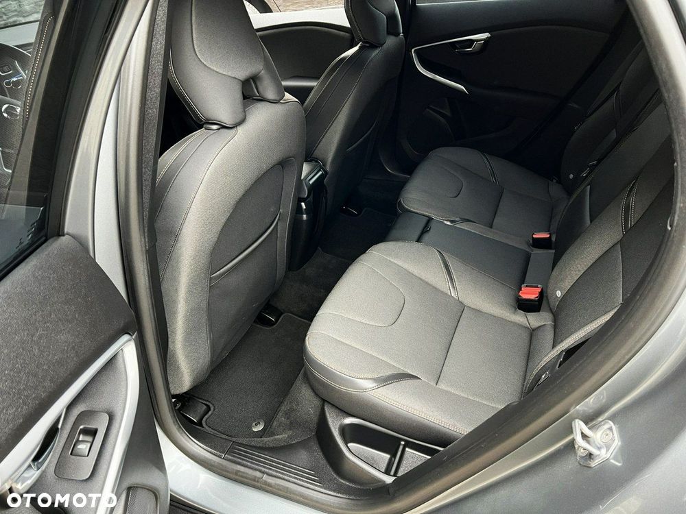 Volvo V40 Cross Country - 3